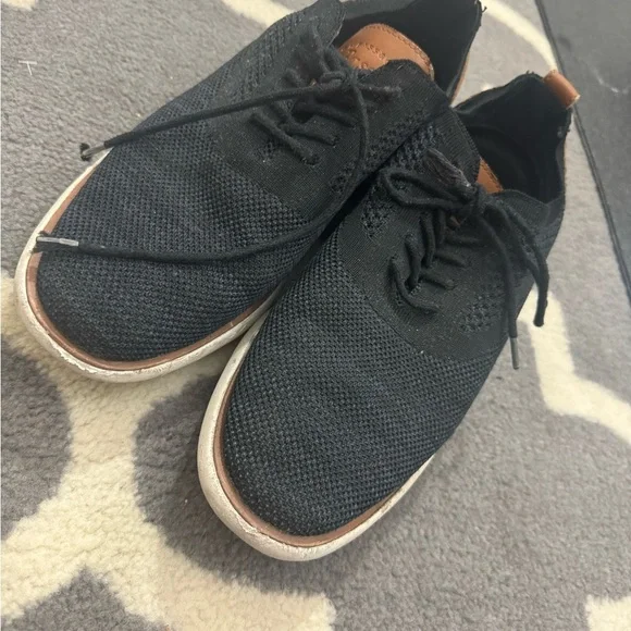 G.H. Bass & Co. Black Knit Sneakers with Tan Accents - Picture 1 of 6